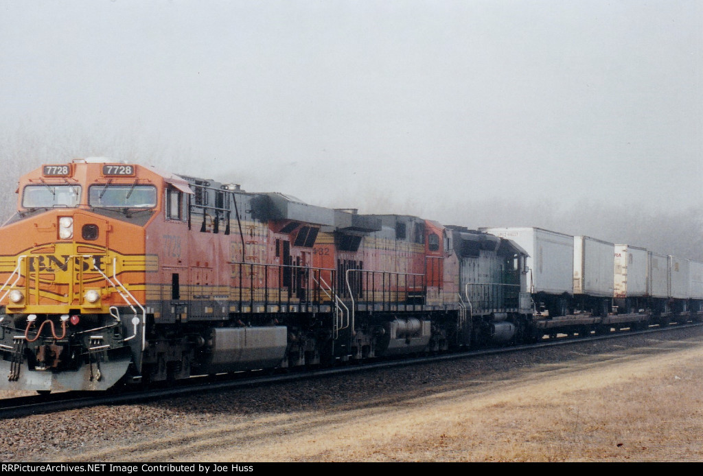 BNSF 7728 East